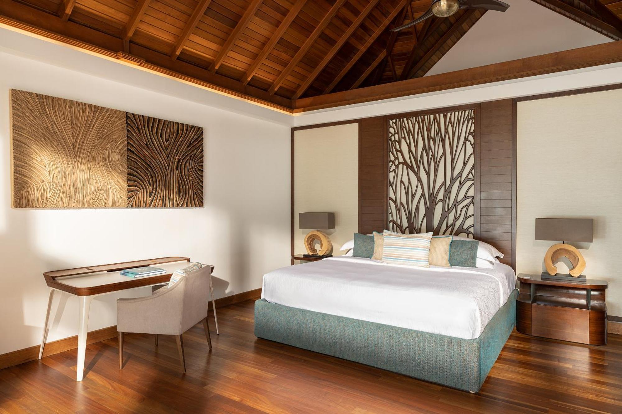 Kurumba Maldives Resort 5*