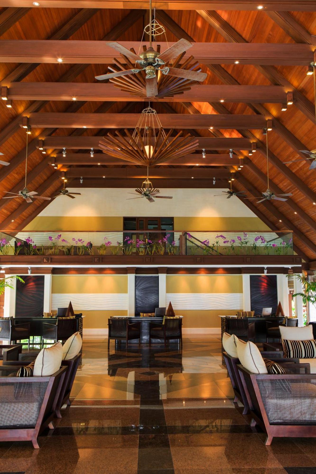 Kurumba Maldives Курортный комплекс Vihamanaafushi