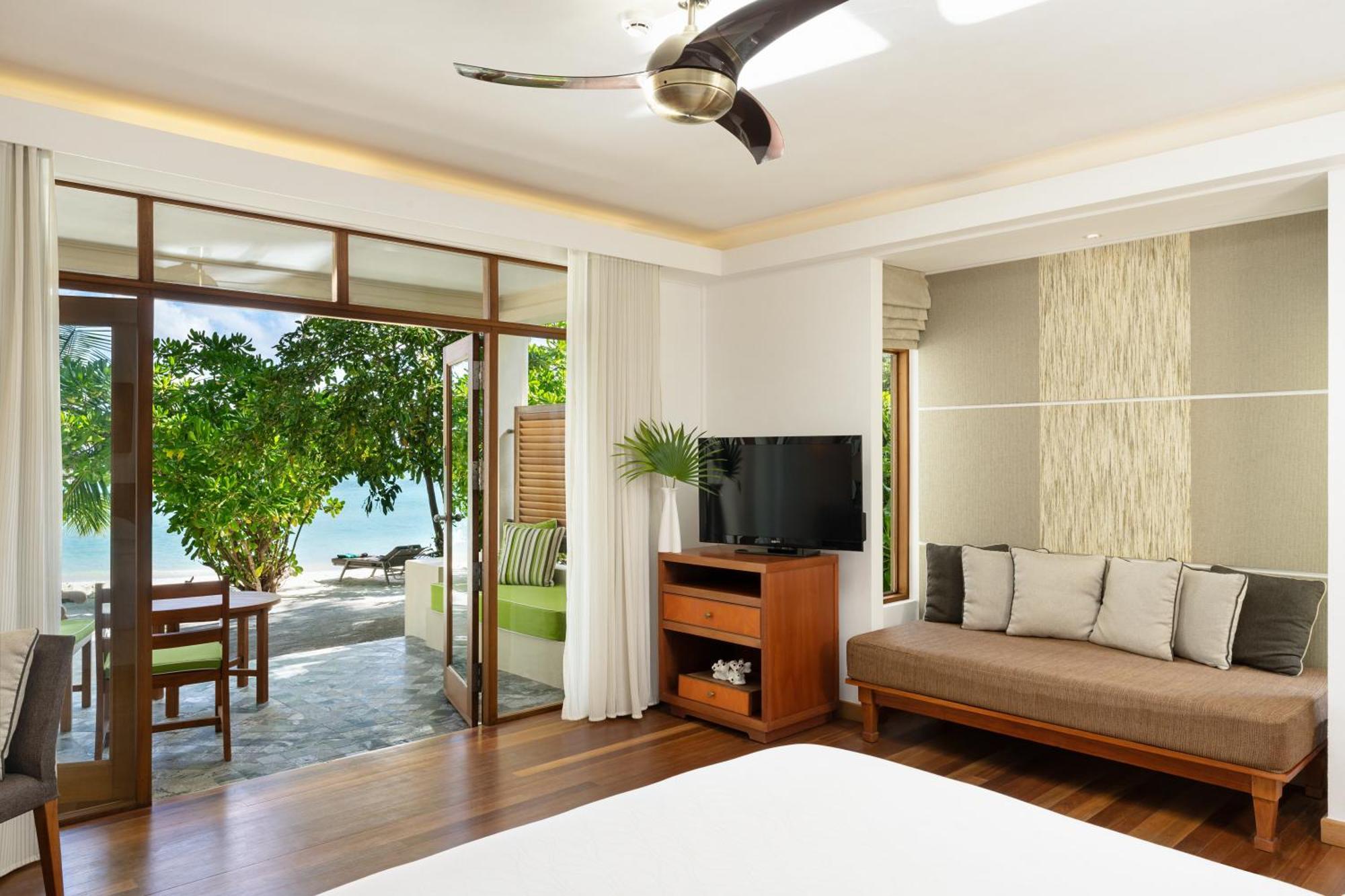 Kurumba Maldives 5* Vihamanaafushi